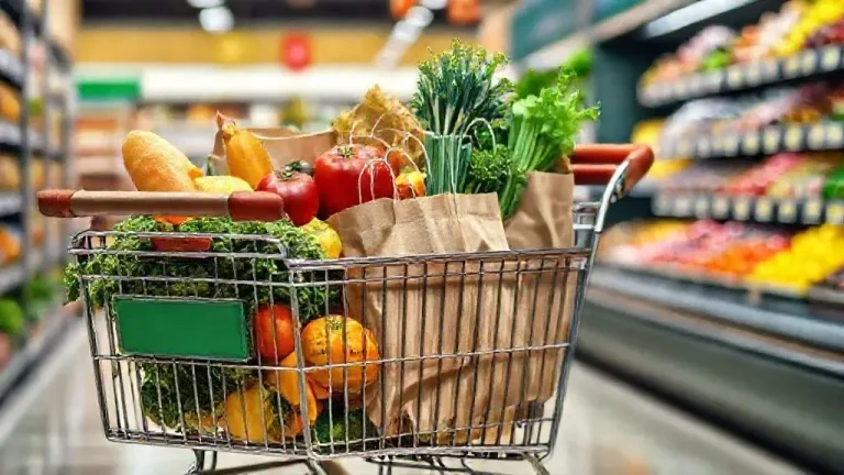 Tips for saving on groceries in 2025